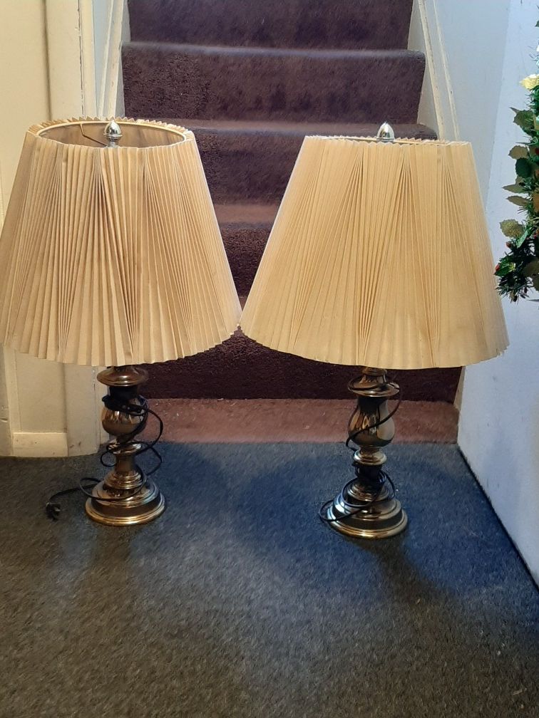 Set of lamps with shades