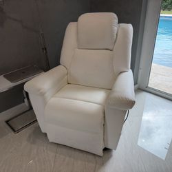 Relax The Back Zero Gravity Power Lift Recliner w/ Massage — Excellent White Condition