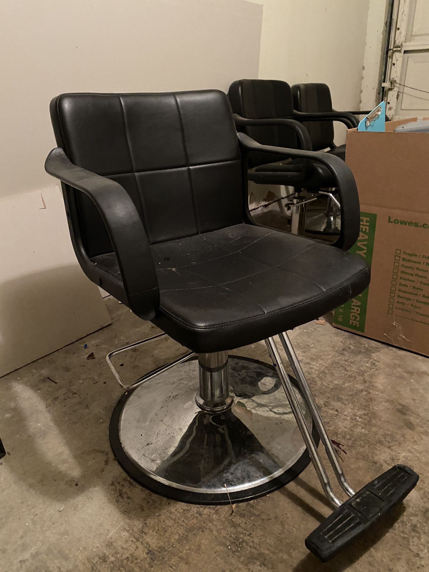 Salon chair