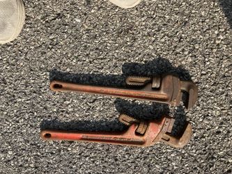 RIDGID Heavy-Duty Pipe Wrenches – Set of 2 $20 Each