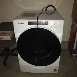 Whirlpool  Front Loading Automatic  Washer  Very Clean