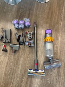 Dyson V15 Detect Cordless Vacuum + Tons of Attachments - Excellent Condition