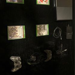 ‼️ JUNETEENTH SALE ‼️- Xbox One : With Games, Controllers, and a Gaming Headset !