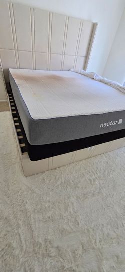 Nectar mattress and box spring ( California king size)