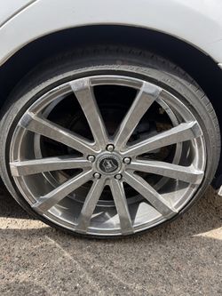 (4) 20” Rims With Tires 5 Lugs