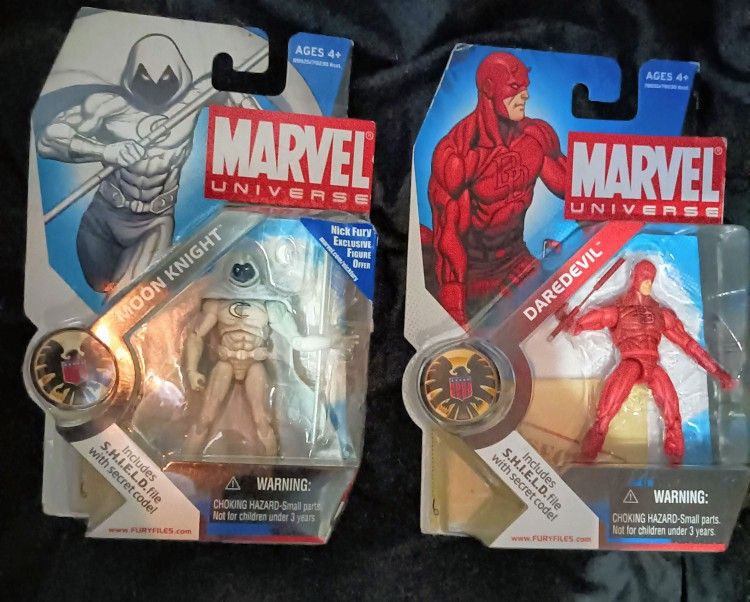Set of 2 Marvel Universe #34 Red Daredevil & #27 Moon Knight