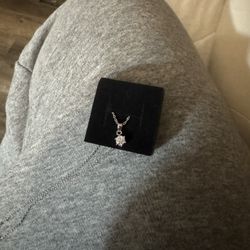 Moissinaite diamond necklace .05 carrat