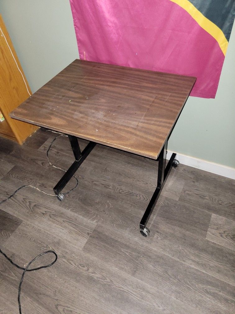Rolling Lap Desk On Wheels