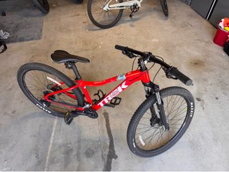 Used Mountain Bike Trek Marlin 5