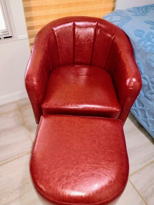 Mc Combo Club Chair/Ottoman New