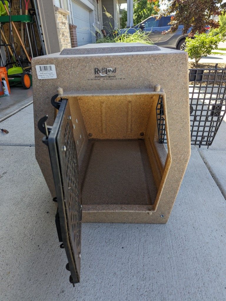 Ruff Land Kennels
Ruff Land Kennels Double-Door Dog Kennel
W/ Metal Door Liner