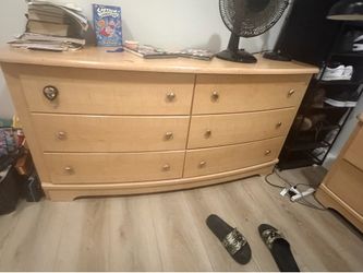 Used dresser set