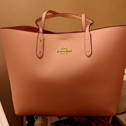 Brand New 100% Authentic Pink Coach Purse Gor Sale