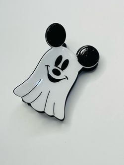 Perfect for the spooky season! Adorable Mickey Mouse Ghost jumbo hair claw clip!  Please check out my pictures closely and if you have any further que