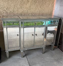Mirrored Buffet