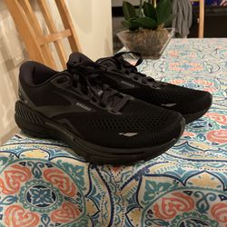 Brooks Adrenaline GTS 23 Women’s Size 6.5 D Black Running Shoes