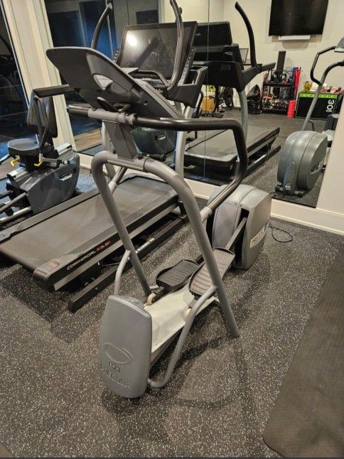 PRECOR Elliptical Trainer EFX 5.17i