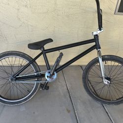 Kink Launch 2023 20in Bmx Bike