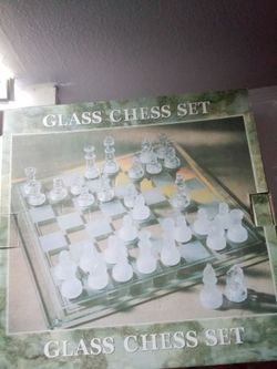 Glass chess set