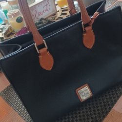 DOONEY & BURKE PURSE