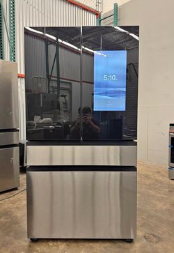 Samsung Bespoke Family Hub™ Smart Refrigerator with AI Vision Camera