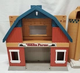 Vintage Tonka 1999 Huge Sized Barn Toy