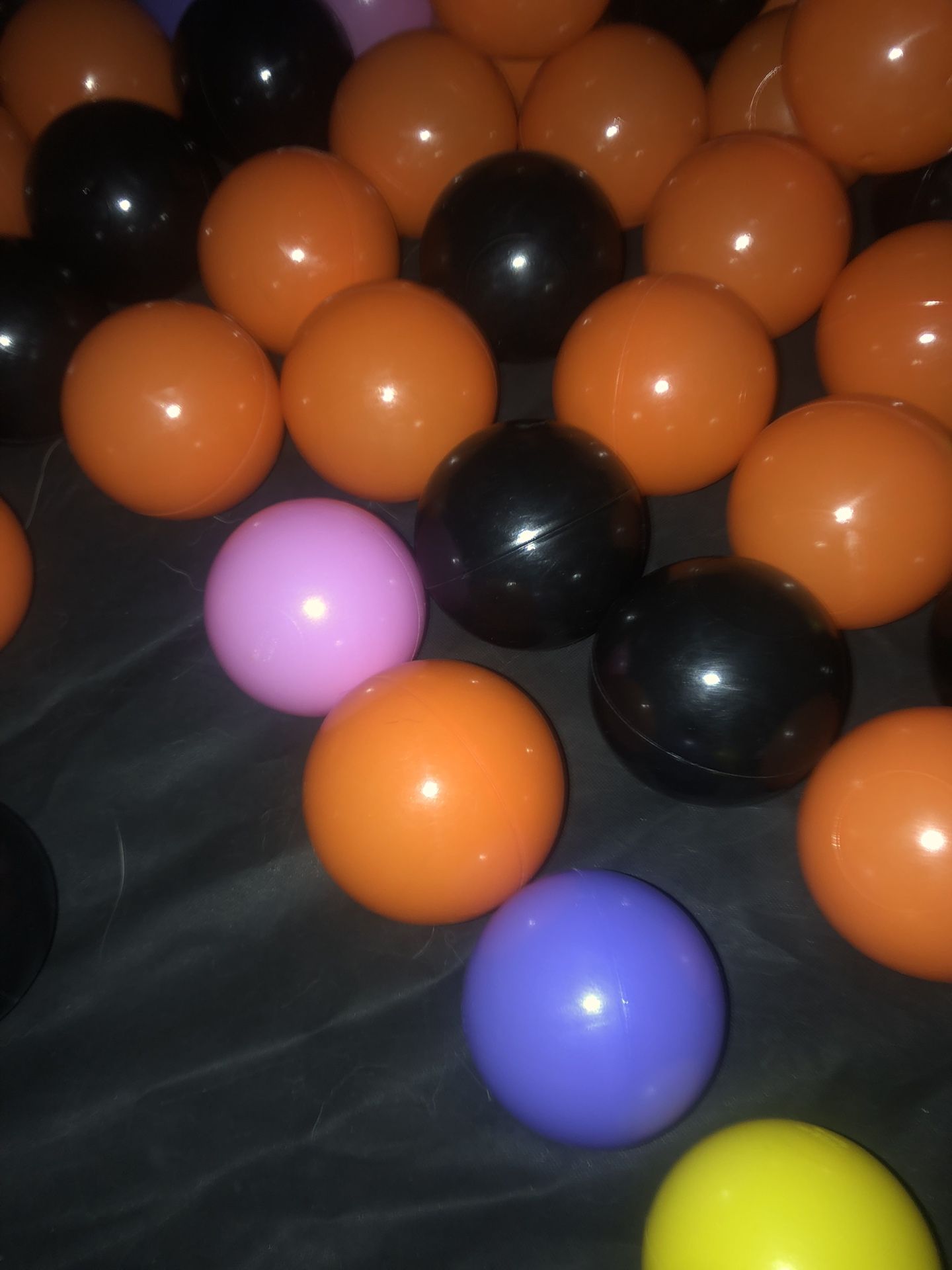 New Out Of Box Dog Ball Pit