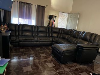 Sala de piel negra