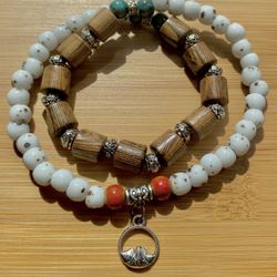 BRAND NEW Handcrafted Beaded Bracelet-Natural Wood, Stone & Charm