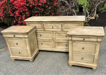 Dresser & Nightstands (2) DELIVERY AVAILABLE