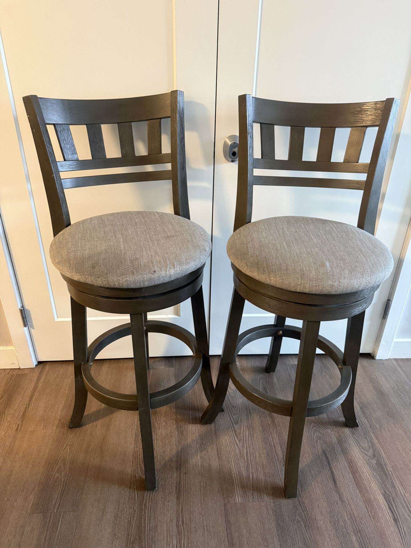 Stools Set
