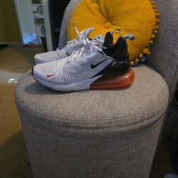 Nike Air Max 270 Size 8.5 $80 Firm