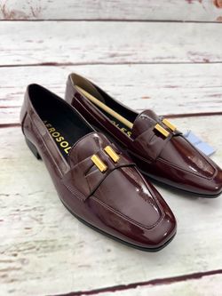 Aerosols Heel slip on Woman’s Size 7.5 Burgundy Comfort Dress Tailored Shoe New New unworn box does have a dent please check pictures for condition
