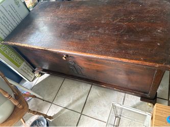 1930s vintage wooden blanket chest