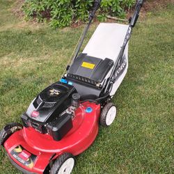 Toro Recycler 22" - Pace Setter w/ Bagger