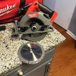 Milwaukee M18 Fuel 6-1/2” Circular Saw Tool Only 