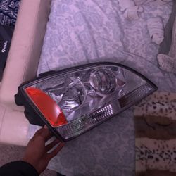 2004 Kia Sorento Left Headlight 