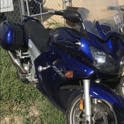 2005 Blue Yamaha