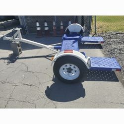 TOW DOLLY