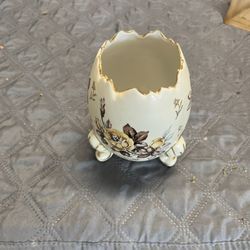 Vintage Porcelain Cracked Egg