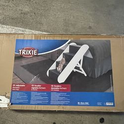 Trixie Adjustable Pet Stairs 4 Steps Brand New In Box