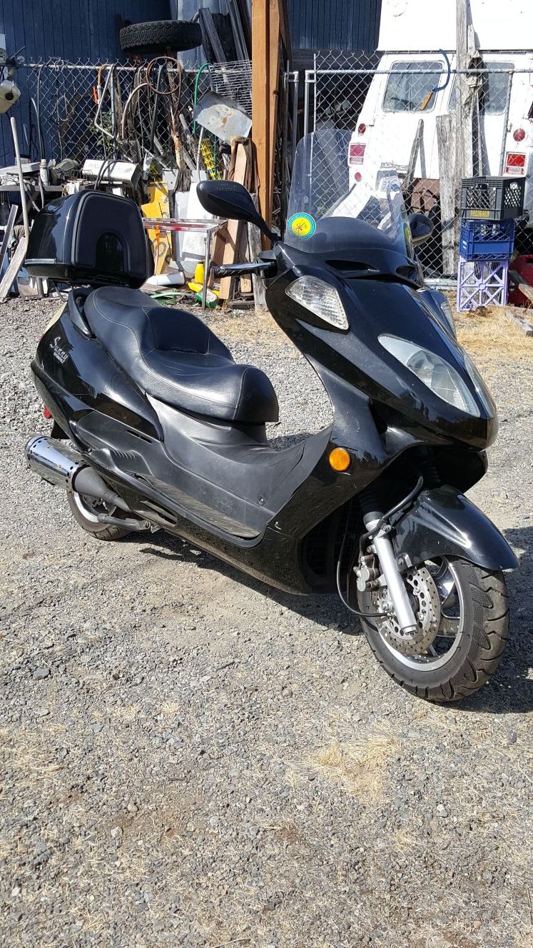 DONGFANG SUNNY 150cc SCOOTER