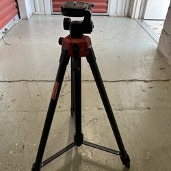 Milwaukee Tripod