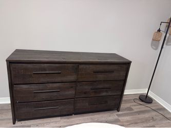 Modern 6-Drawer Dresser – Solid & Heavy – $50