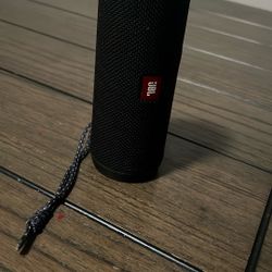 JBL Flip 4 Waterproof Portable Bluetooth Speaker