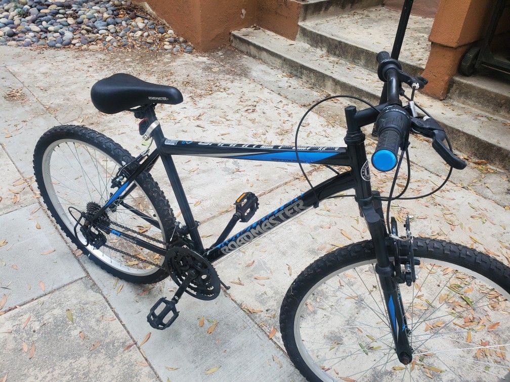 Roadmaster Granite Peak Mountian Bike 26 Inch Wheels