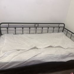 Metal Twin Size Kids Bed