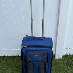 Small Light blue carry on luggage - strap broken