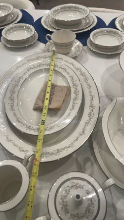 Noritake 12 serving dinner set