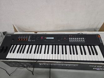 Yamaha MX61BK Black 61-Key Music Synthesizer #3205M Y